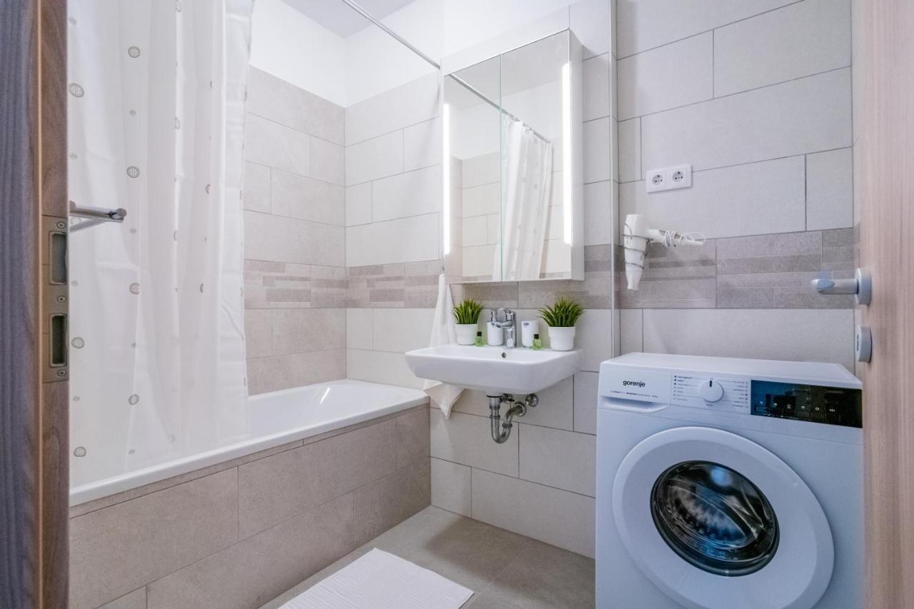 Fox Premium Apartment & Free Private Parking Budapest Extérieur photo